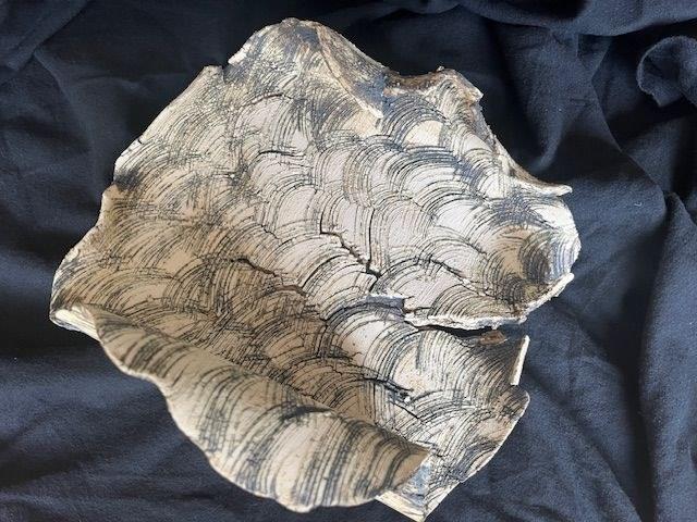 Textured ceramic spheres